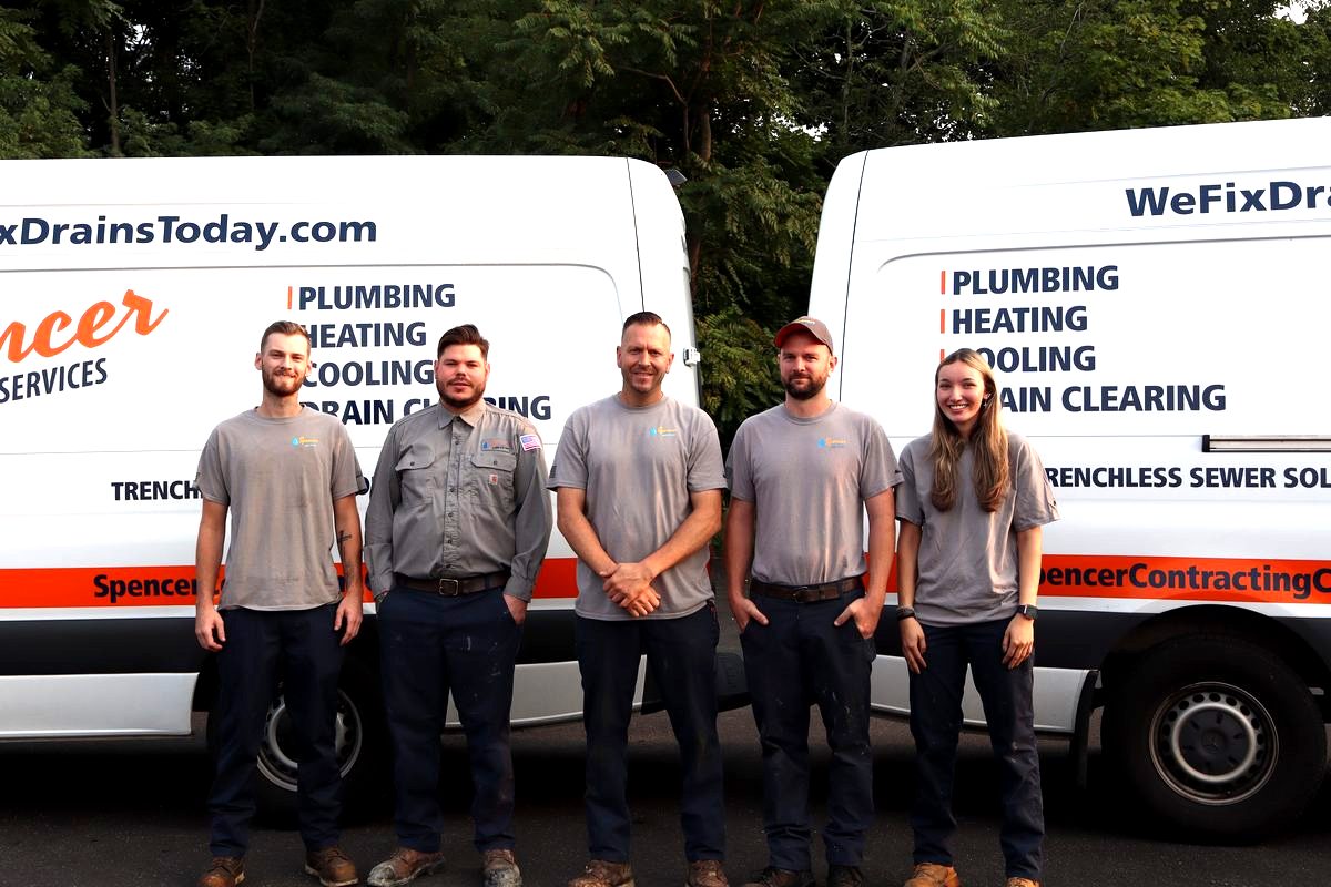 Spencer HVAC tech replacing heating system in Peabody